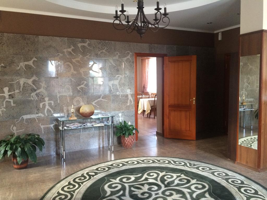 Altyn Adam Hotel Pawłodar Zewnętrze zdjęcie